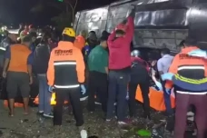 Pemkot Depok Kirim Ambulans...
