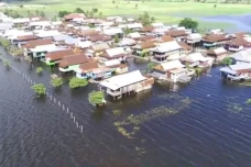 Danau Sidenreng Meluap,...