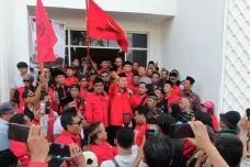 Ribuan Massa Kawal Narjo...