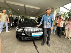 Spesifikasi dan Fitur...