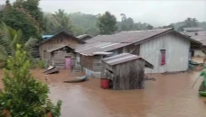 Banjir Setinggi 2,5...