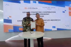 KB Bank dan Daimler...