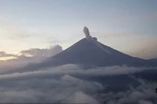 Gunung Semeru Erupsi...