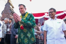 Fakta Kemeja Hijau Elon...