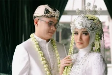 Nadya Mustika Rahayu...