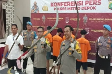 Polisi Tangkap 4 Tersangka...