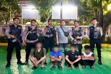 Konvoi Sambil Tenteng...
