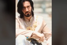 Viral! Pria Mirip Keanu...