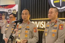 Anggota Densus 88 Penguntit...