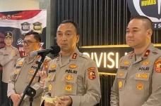 Anggota Densus 88 Penguntit...