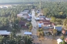 Banjir Luwu Utara Meluas,...