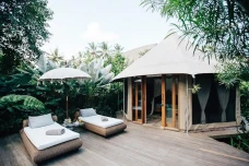 10 Rekomendasi Glamping...