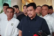 Bobby Nasution Terus...