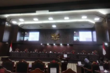 MK Bagi Pembacaan Putusan...