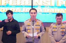 Polda Jabar Buka Hotline...