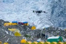 Ukir Sejarah, Drone...