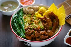 5 Mi Ayam Enak di Bandung,...