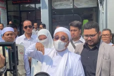 Habib Rizieq Gerakkan...