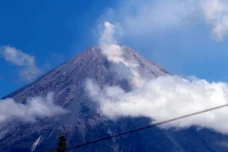 Gunung Semeru Mengamuk!...