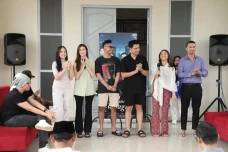 Kebahagiaan Rendi Jhon...