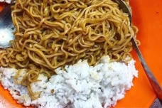 Waspada! Makan Mi Bersama...