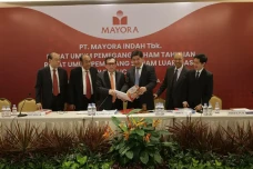 Laba Lampaui Target,...