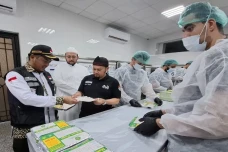 Pertama Dalam Sejarah,...
