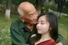 Vira! Jatuh Cinta di...