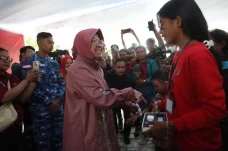 Mensos Risma Blusukan...