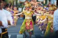 Digelar Sebulan Penuh,...
