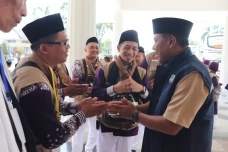 Peduli Umat, Eman Suherman...