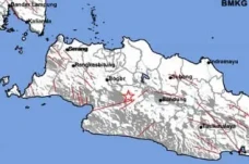 Gempa Dangkal Sesar...