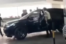 Viral Aksi Mesum di...