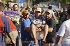 Ribuan Pria di Brasil...
