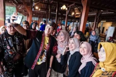 East Java Fashion Harmony...