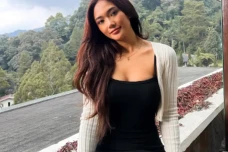 6 Artis Indonesia yang...