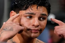 Ryan Garcia Bingung...