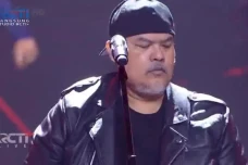 Bawakan Garuda di Dadaku,...