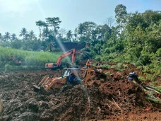 Longsor Terjang Kesamben...