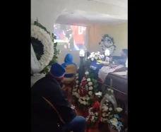 Keluarga Setop Prosesi...