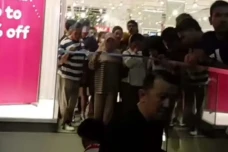 Heboh Kepala Remaja...