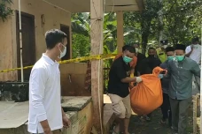 Geger, Guru Ngaji Ditemukan...