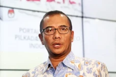 Ketua KPU Dipecat karena...