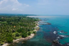 5 Pantai Terkenal di...