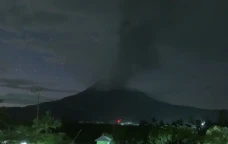 Gunung Lewotobi Laki-Laki...