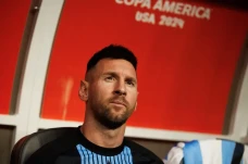 Lionel Messi Diragukan...
