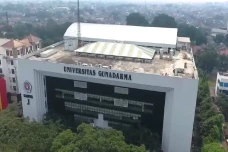 Deretan PTS Terbaik...