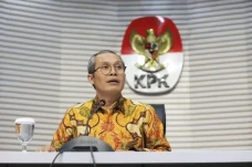 KPK Tetapkan 4 Anggota...
