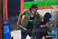 Melawan saat Ditangkap,...