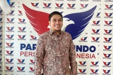 Hary Tanoesoedibjo Tunjuk...